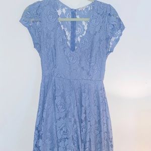Short-sleeve blue lace romper